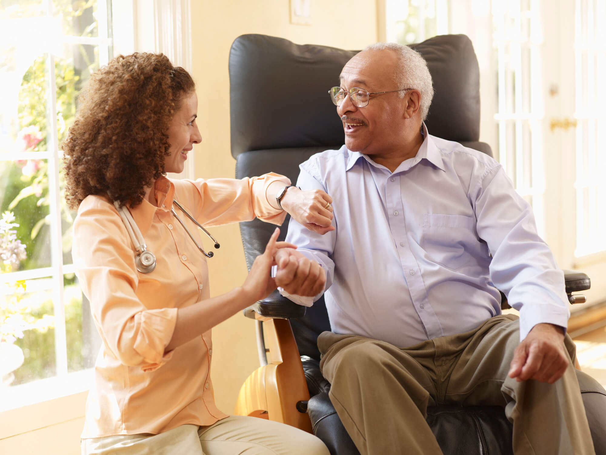 why-assisted-living-nurses-need-professional-liability-insurance-la